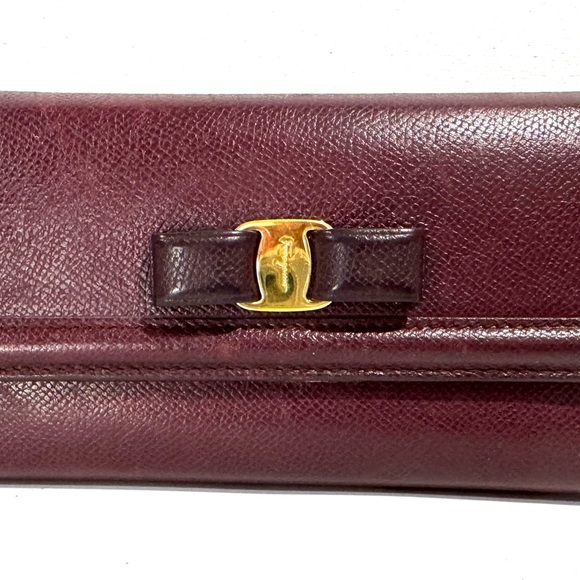 Ferragamo Vara Burgundy Leather Continental Wallet/Clutch/Crossbody - Picture 2 of 12